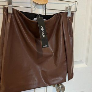 Brown mini leather skirt